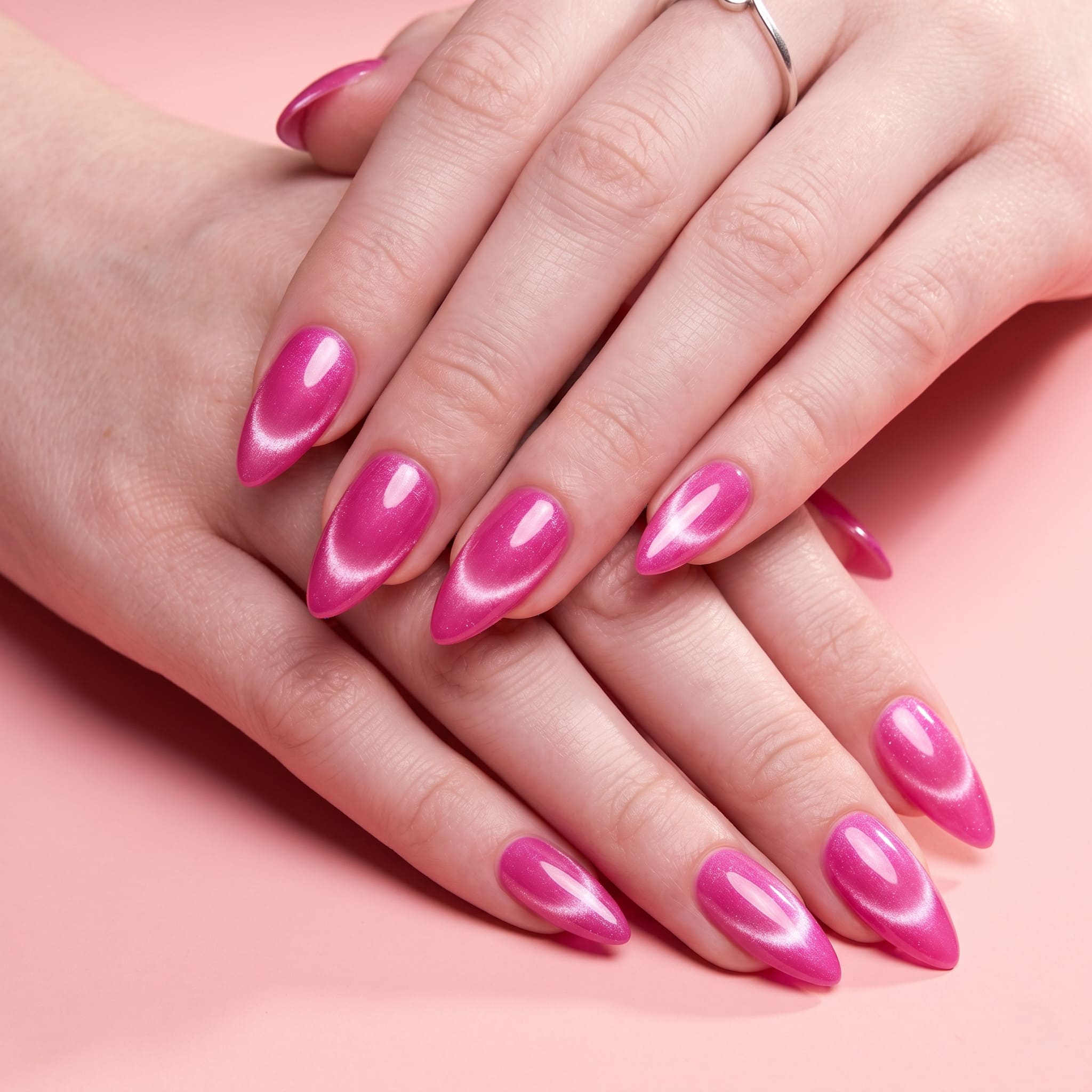 Masterbest canlı magenta-pembe sedef kedi gözü kalıcı oje NC01 15ml model elde